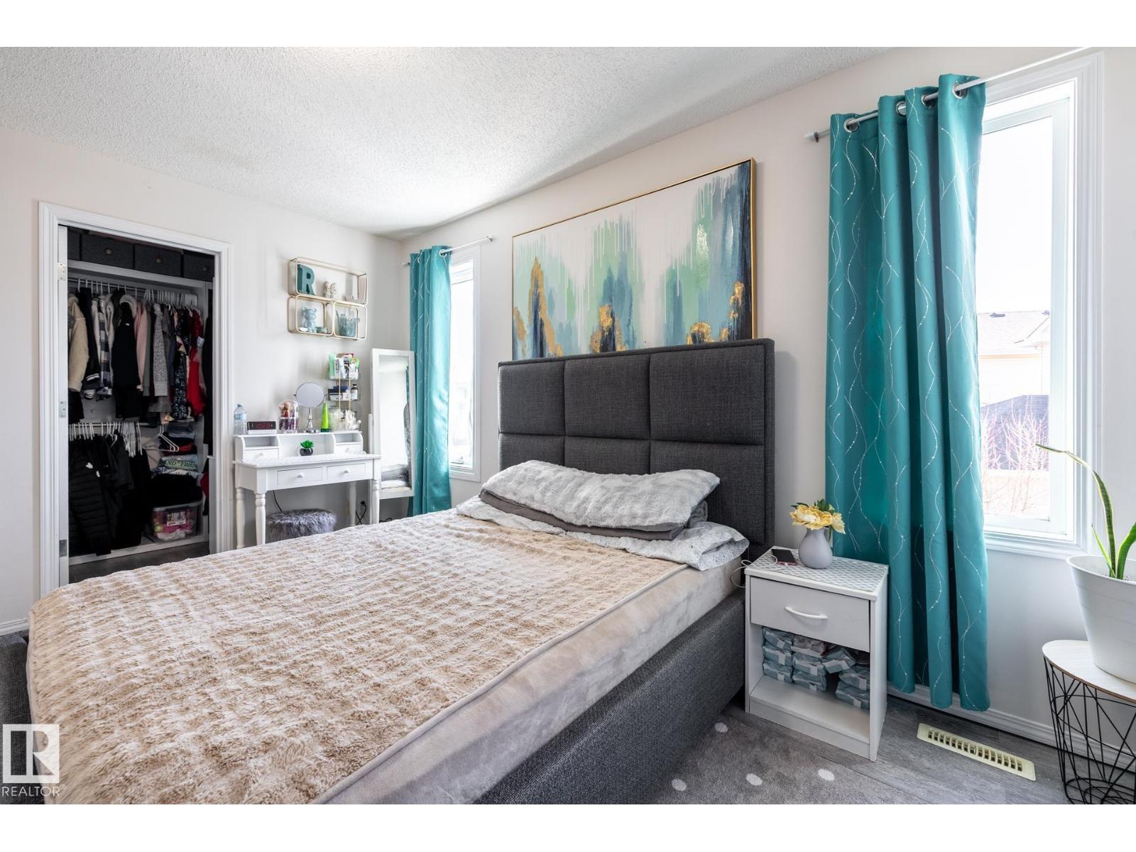 8644 173 AV NW - 25