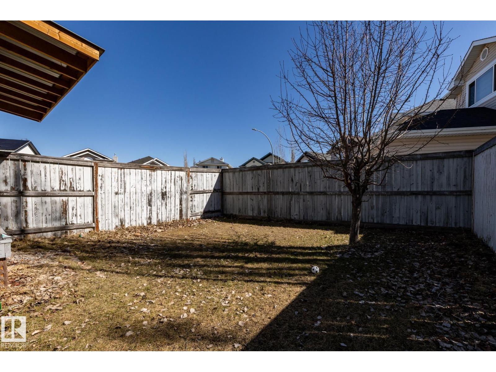 8644 173 AV NW - 36
