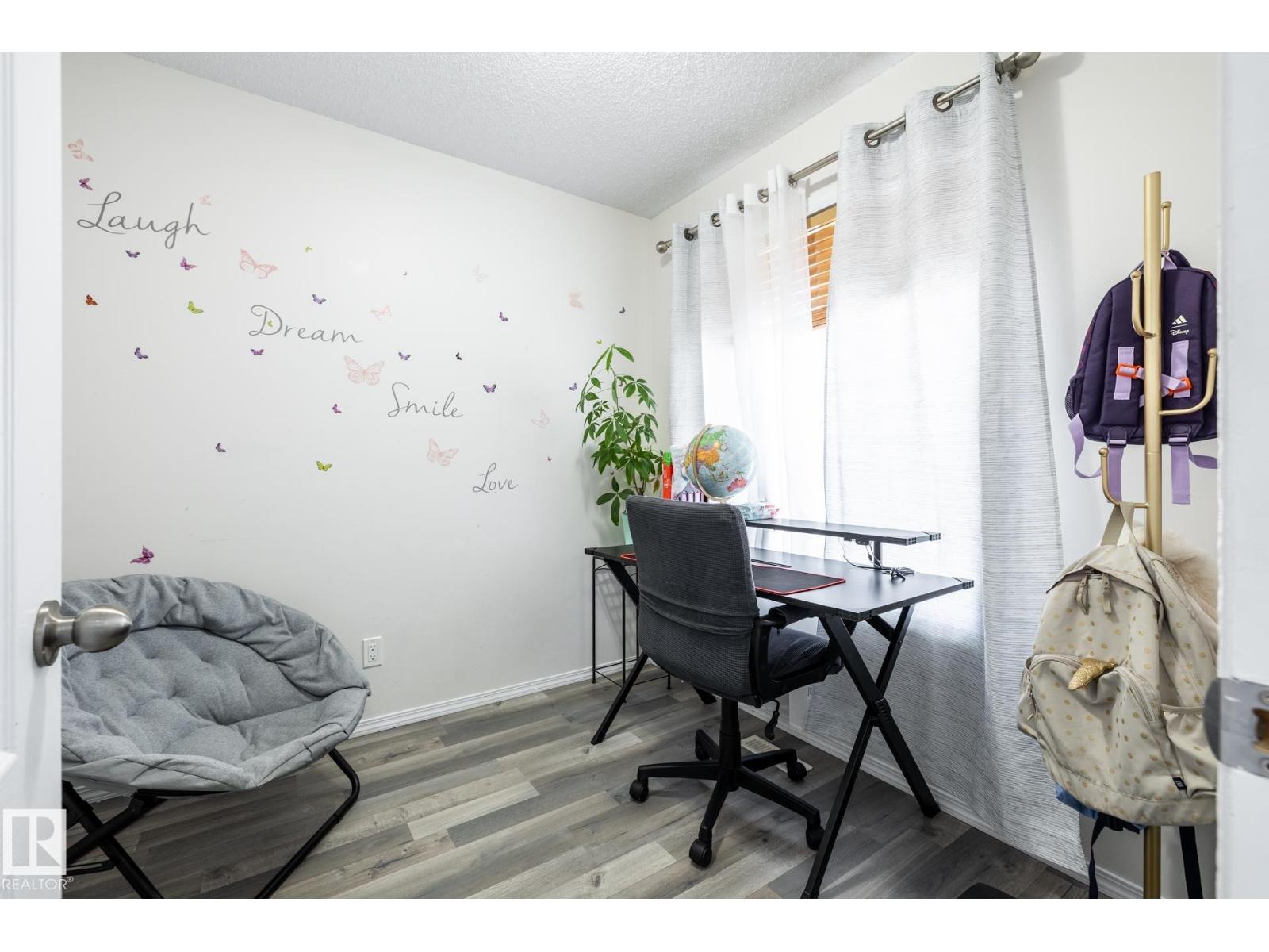 8644 173 AV NW - 8