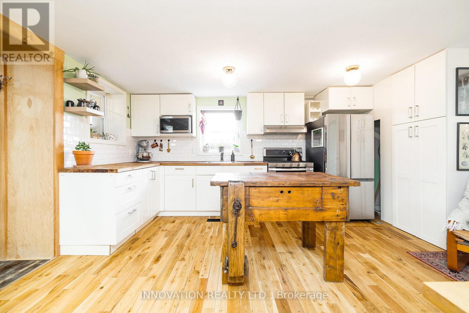 9585 15 HIGHWAY - 12