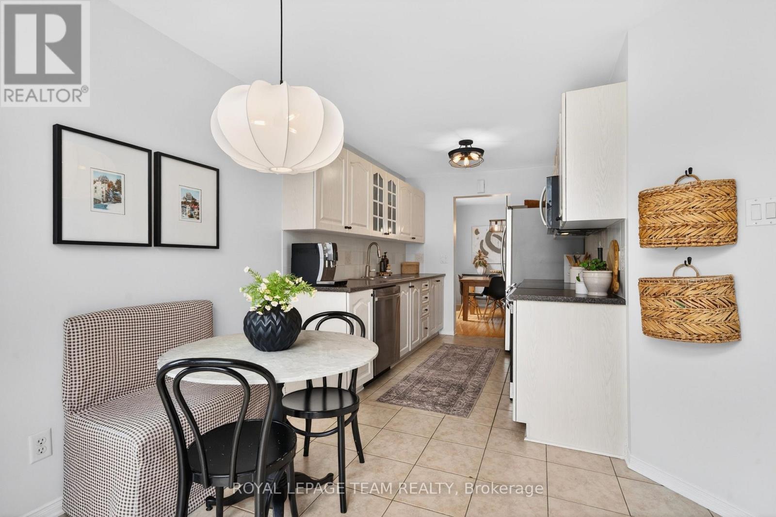 75 SCAMPTON DRIVE - 15