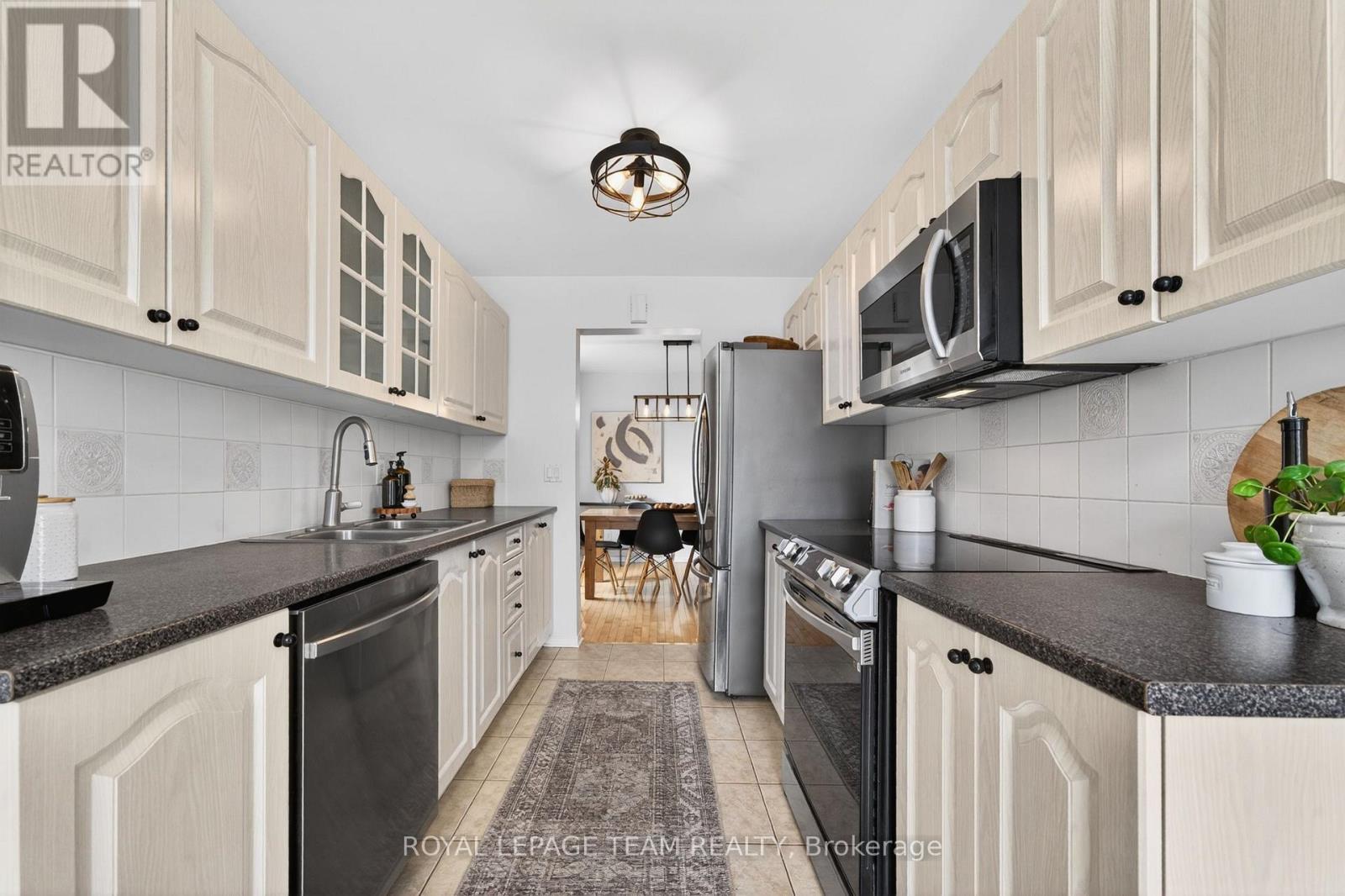 75 SCAMPTON DRIVE - 16