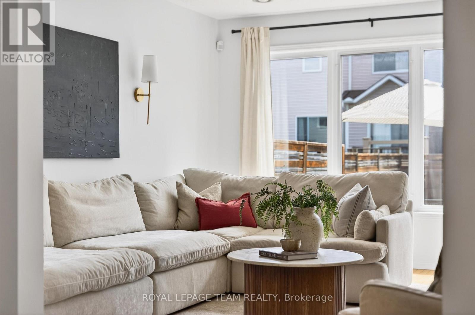 75 SCAMPTON DRIVE - 20
