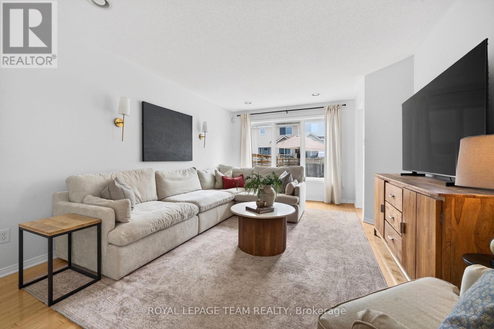 75 SCAMPTON DRIVE - 21