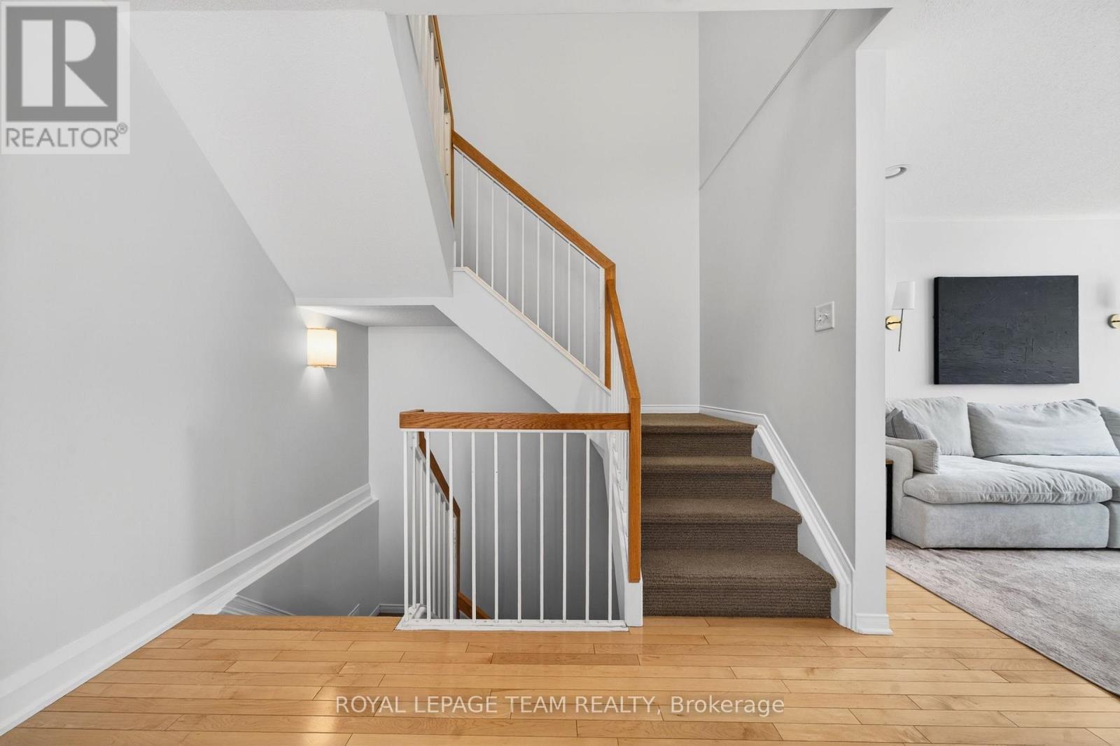 75 SCAMPTON DRIVE - 25
