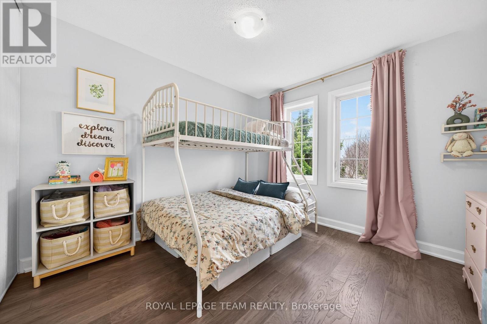 75 SCAMPTON DRIVE - 39