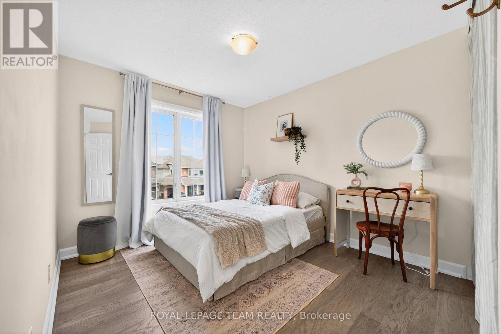 75 SCAMPTON DRIVE - 41