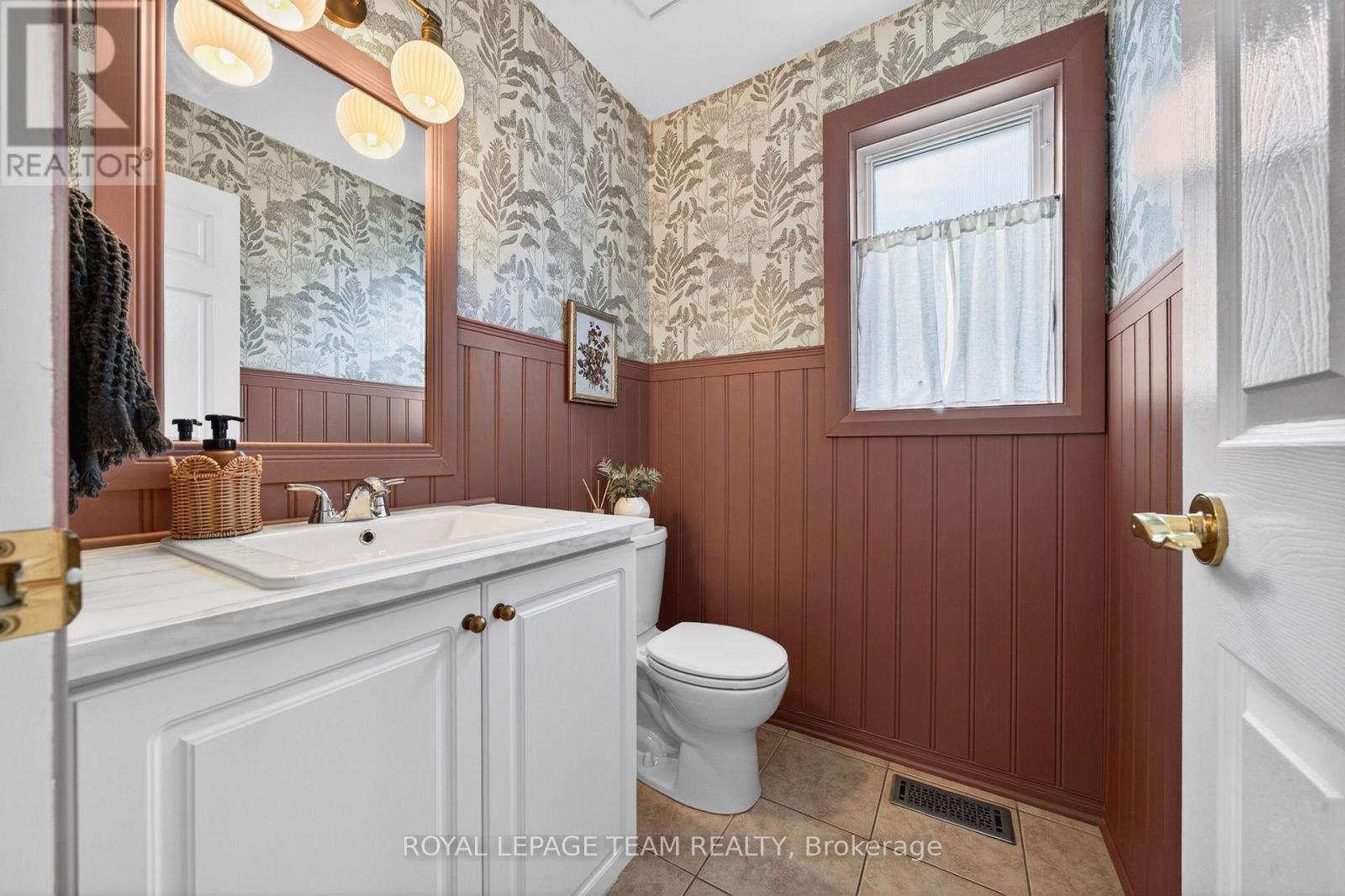 75 SCAMPTON DRIVE - 8