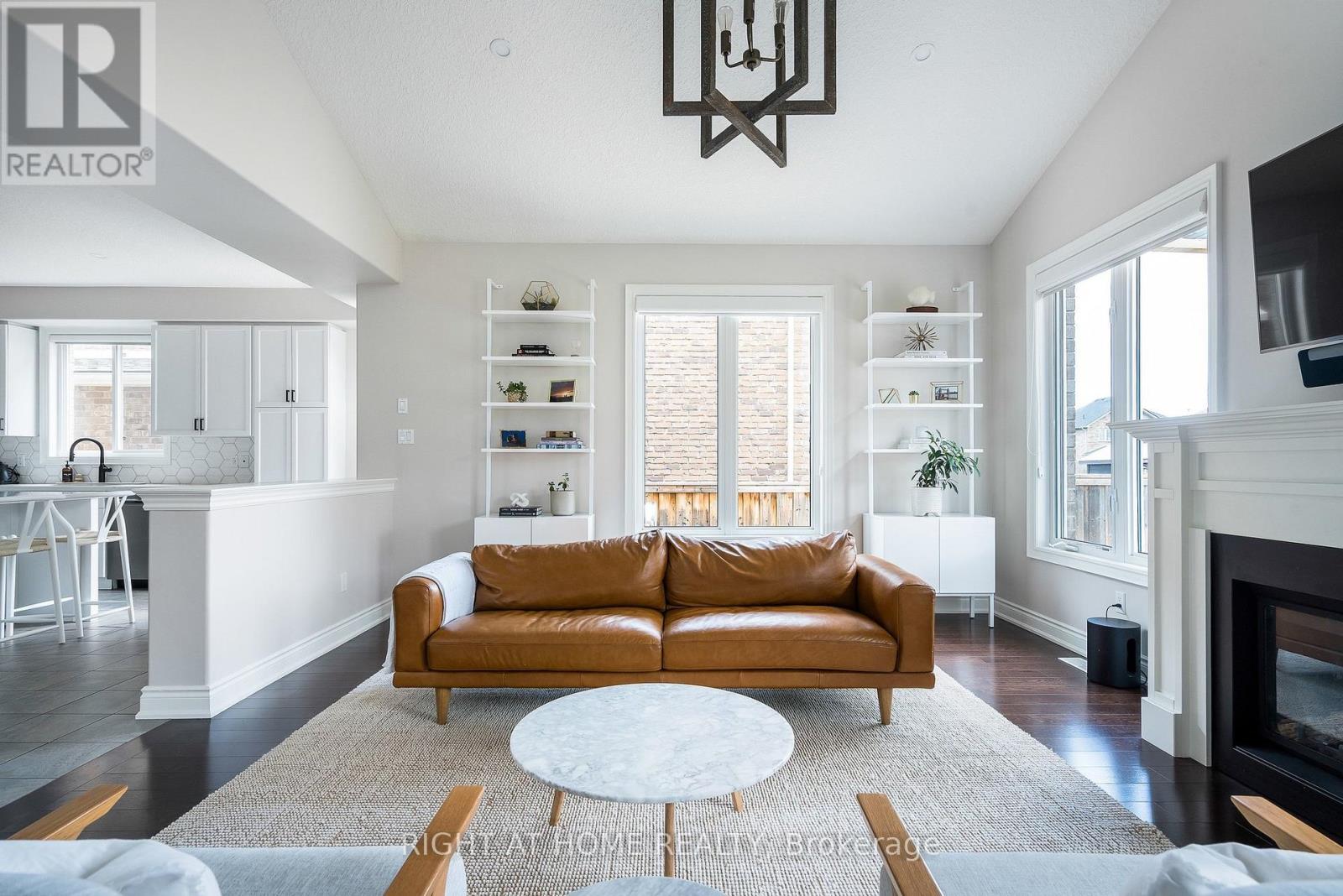 98 GARBUTT CRESCENT - 11