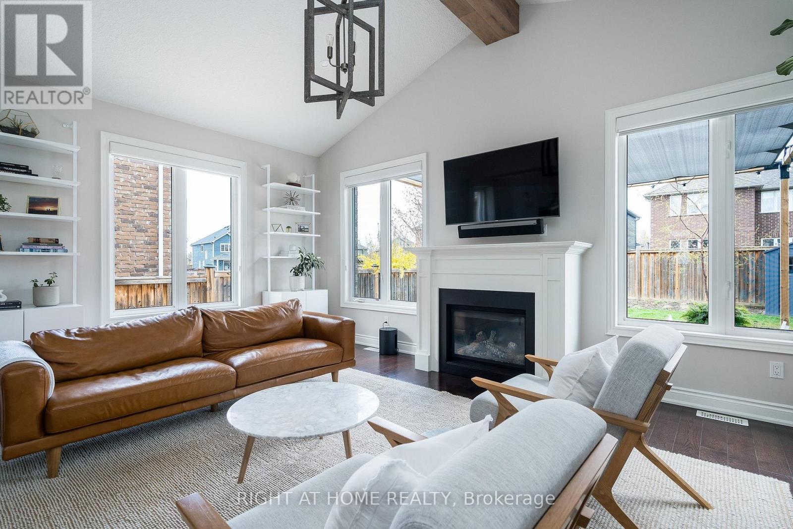98 GARBUTT CRESCENT - 12