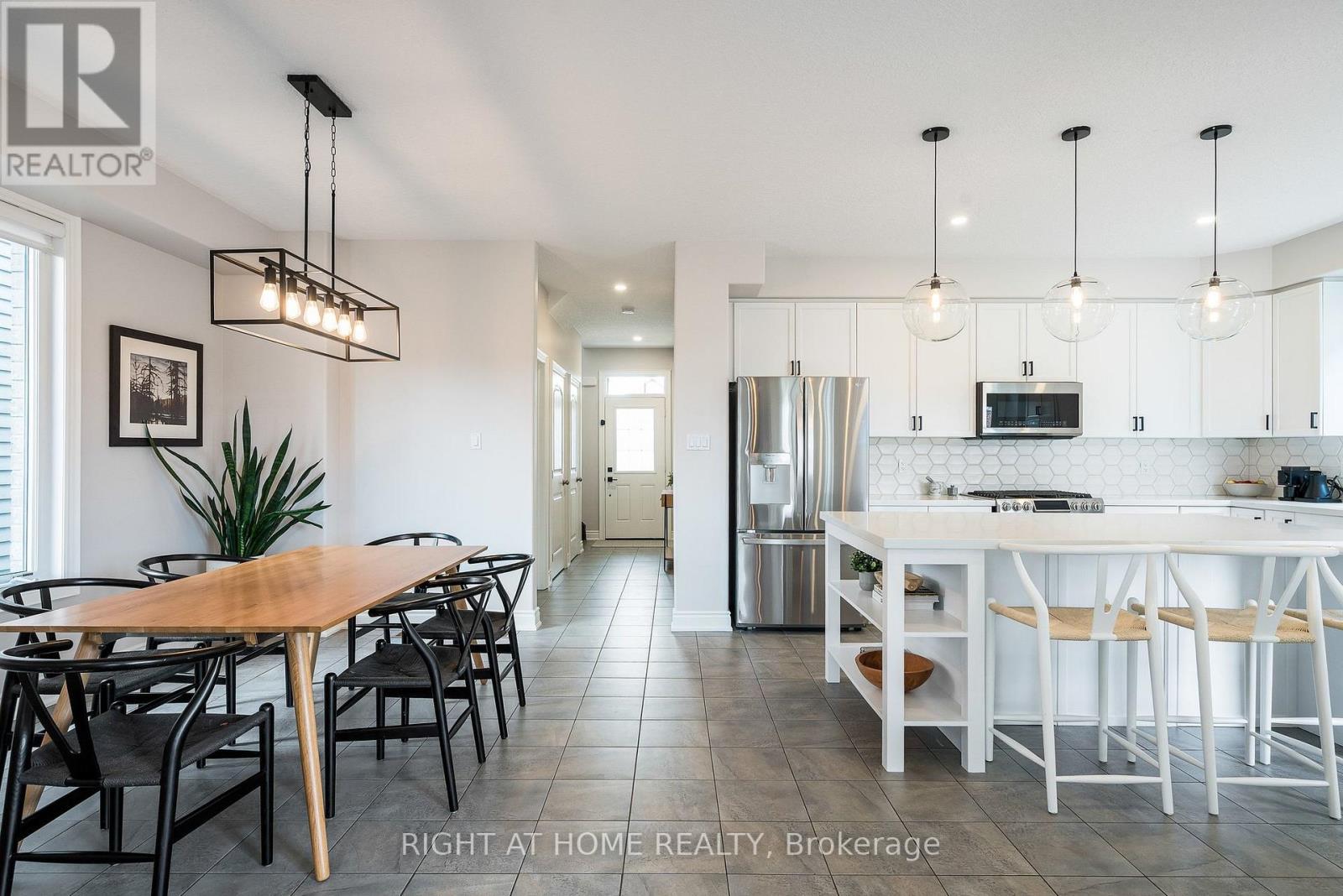 98 GARBUTT CRESCENT - 19