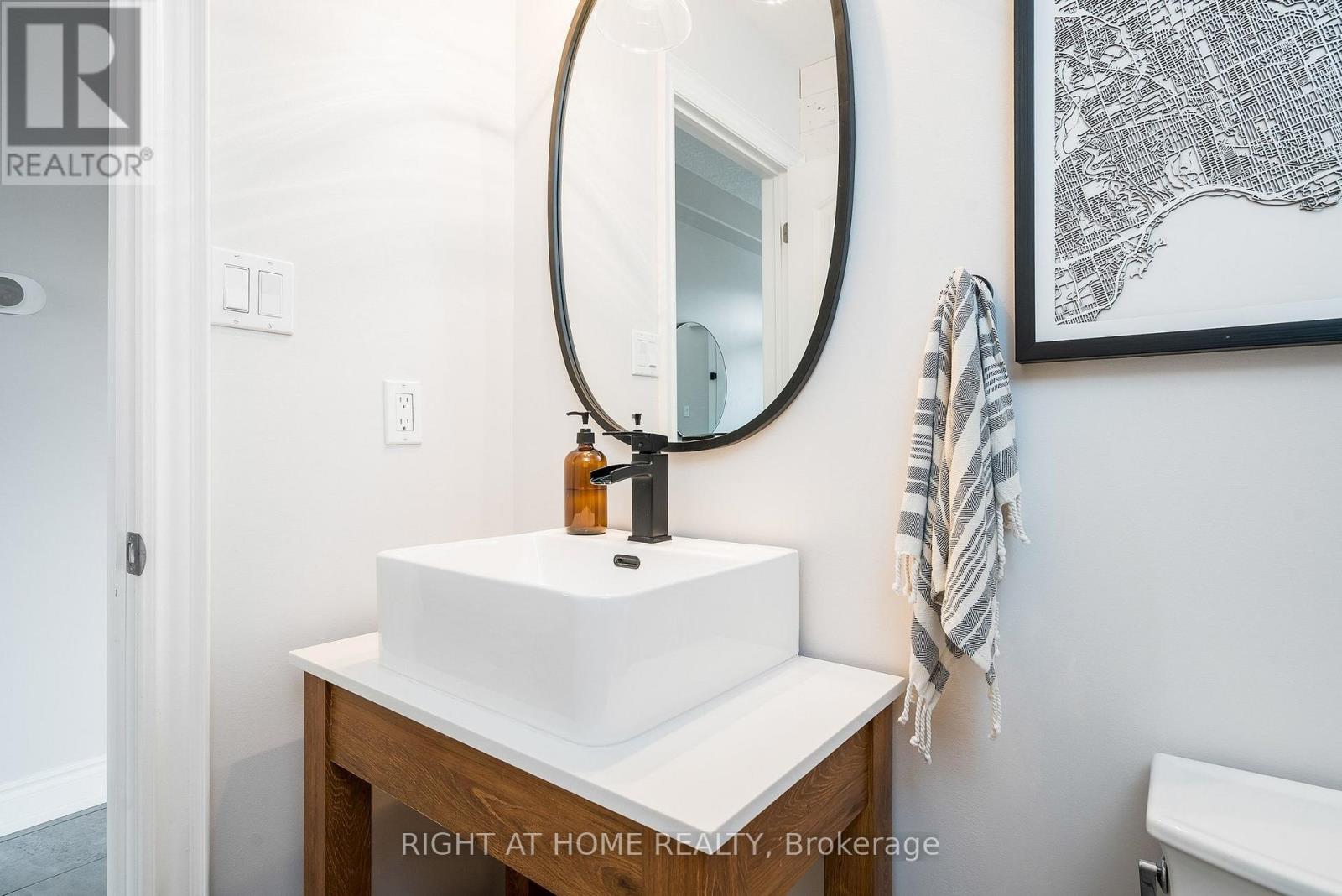98 GARBUTT CRESCENT - 22