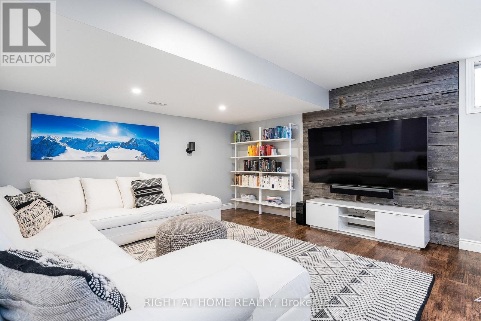 98 GARBUTT CRESCENT - 38