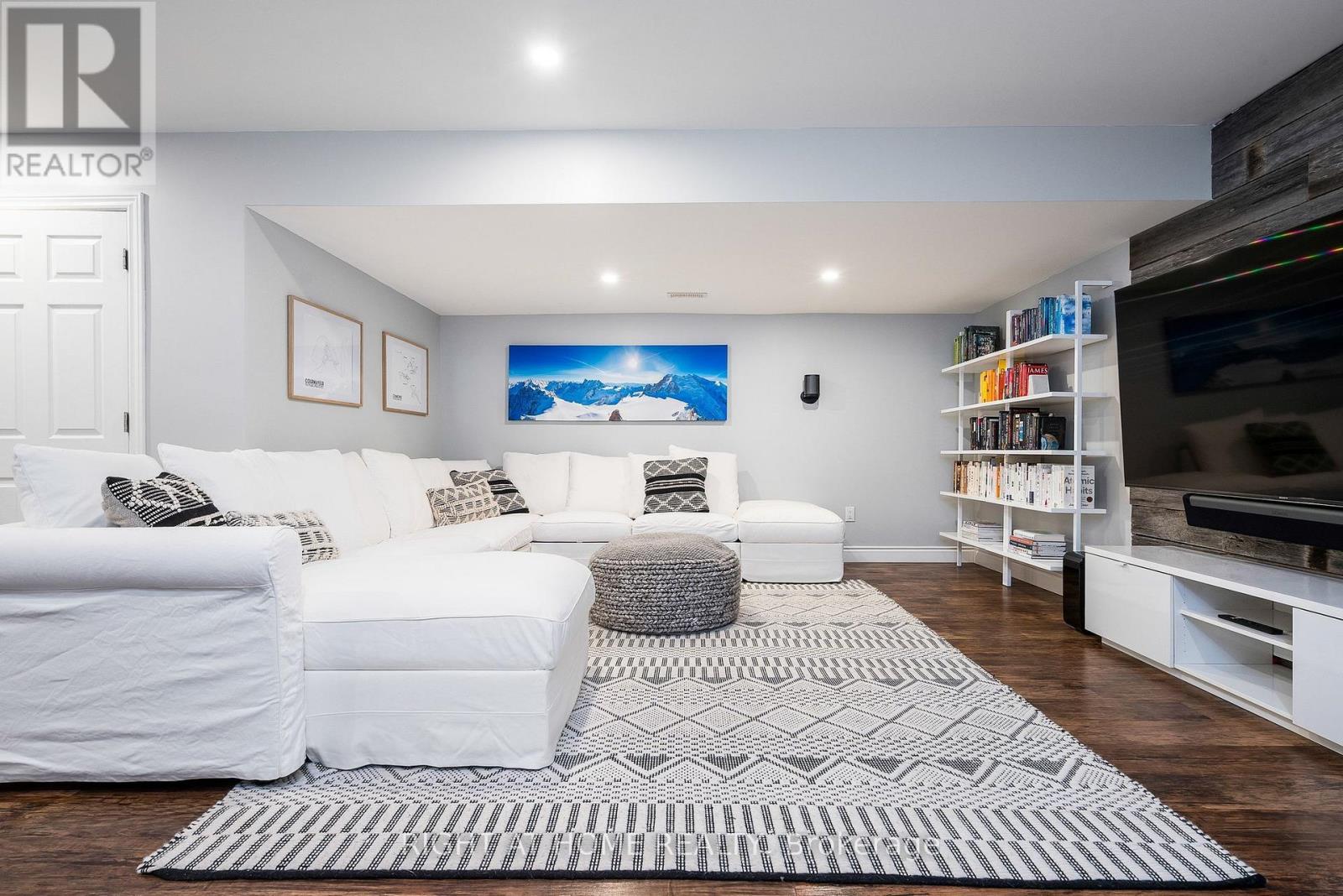 98 GARBUTT CRESCENT - 39