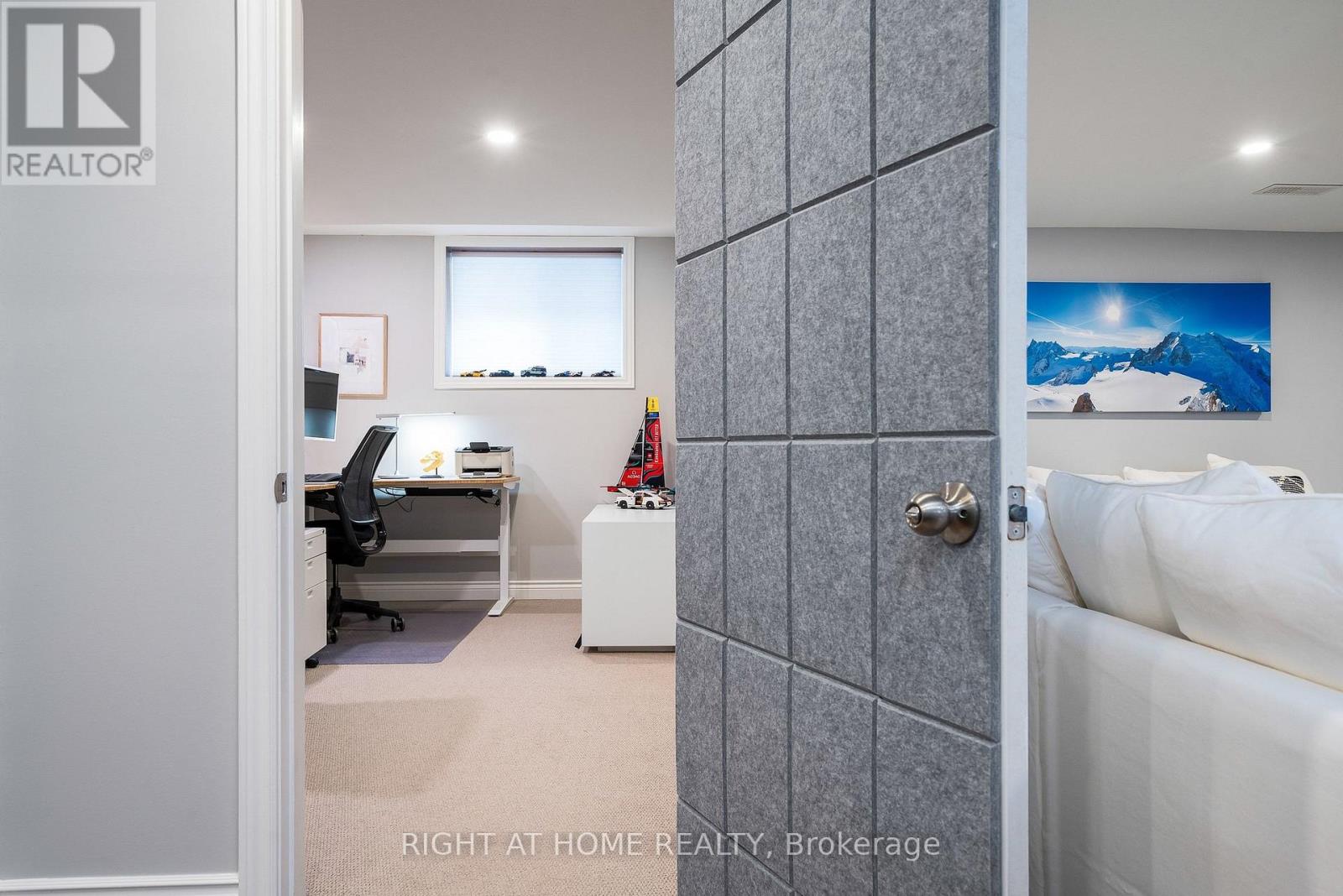 98 GARBUTT CRESCENT - 42