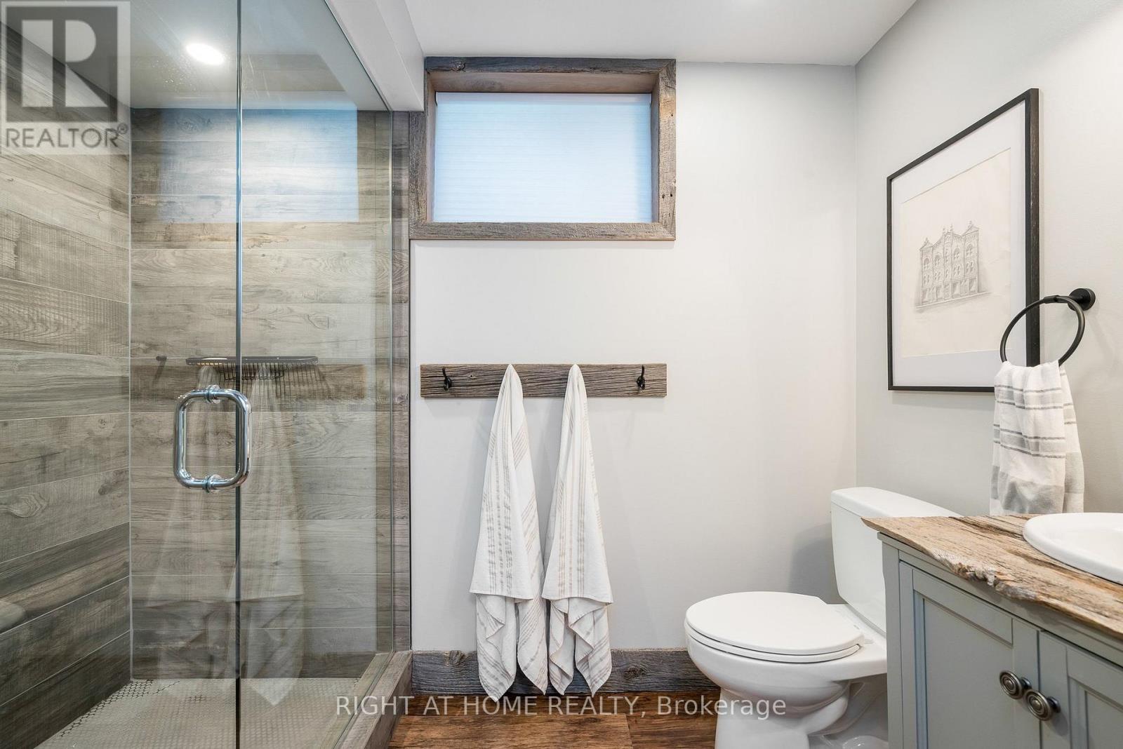 98 GARBUTT CRESCENT - 44