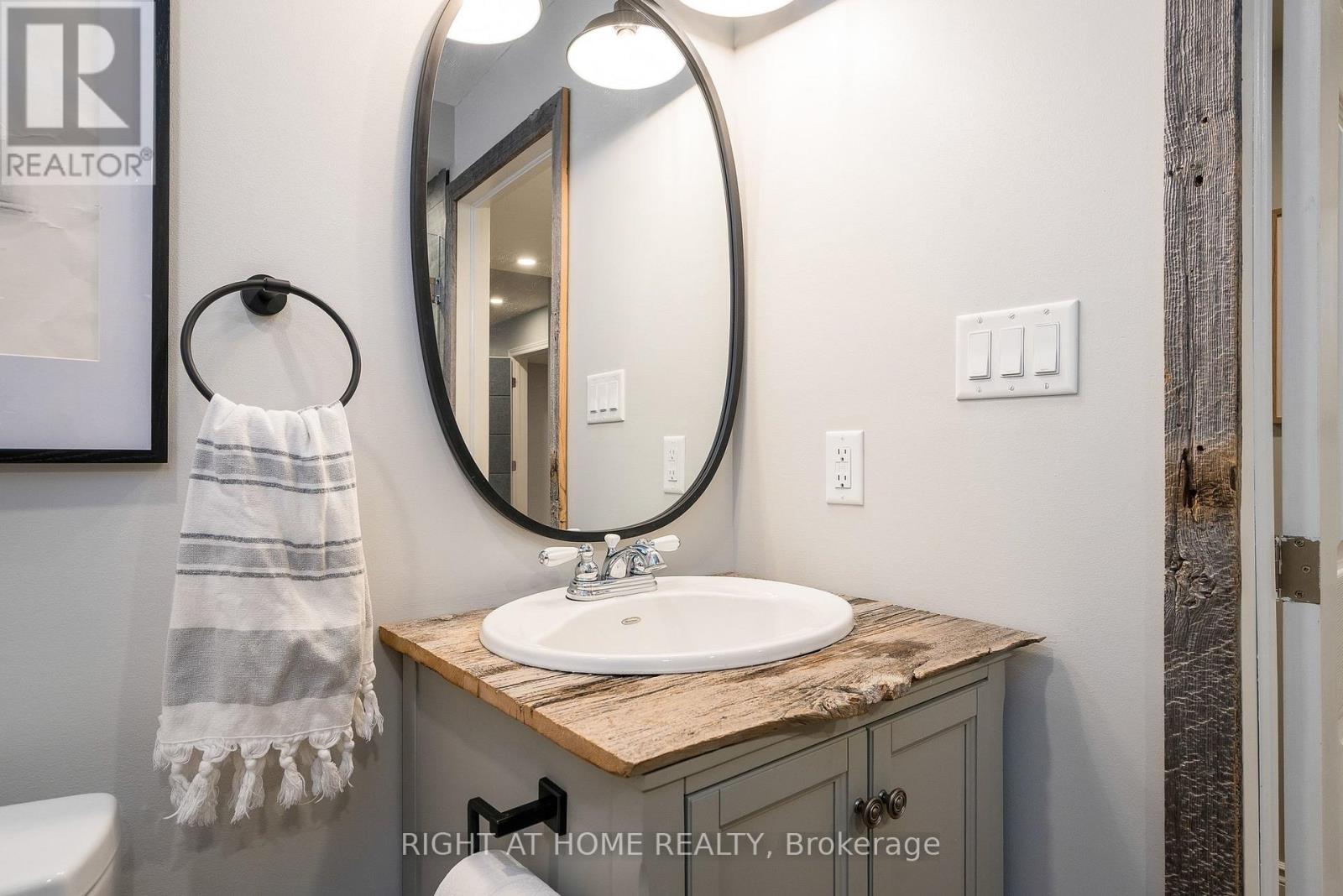 98 GARBUTT CRESCENT - 45