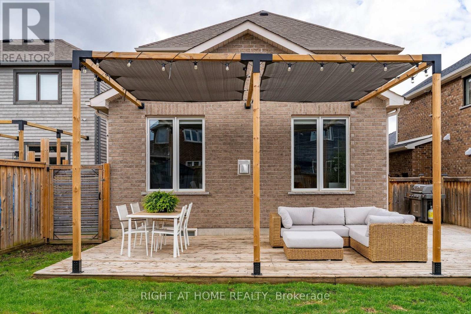 98 GARBUTT CRESCENT - 47