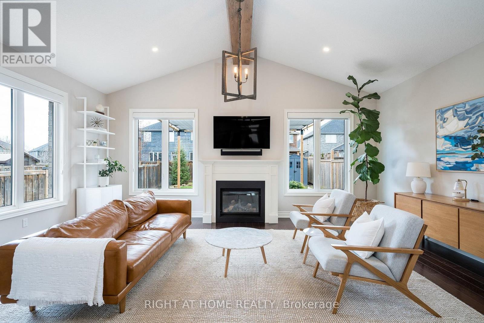 98 GARBUTT CRESCENT - 5