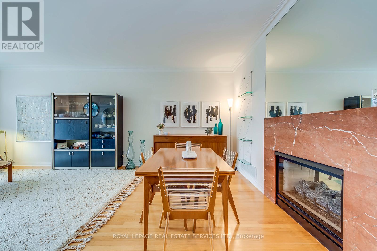 175 LA ROSE AVENUE - 11