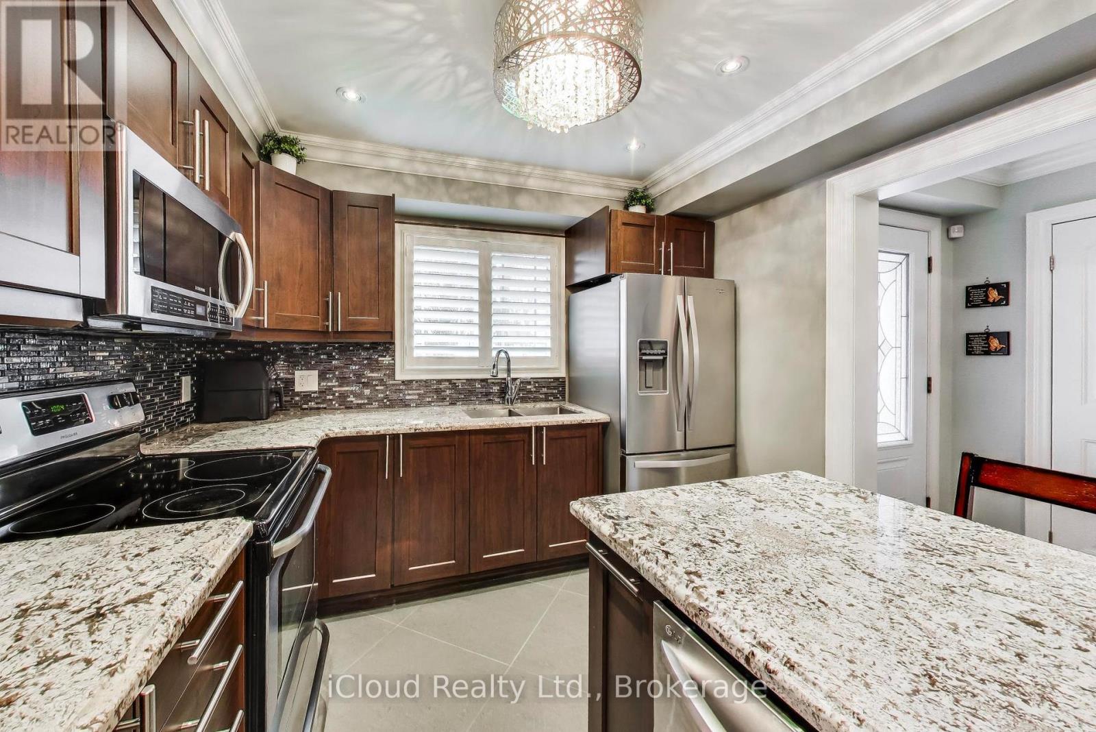 29 PUMFREY CRESCENT - 13