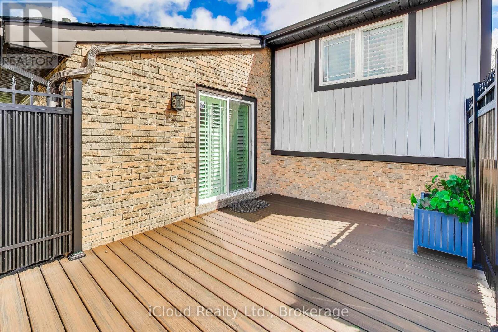 29 PUMFREY CRESCENT - 32