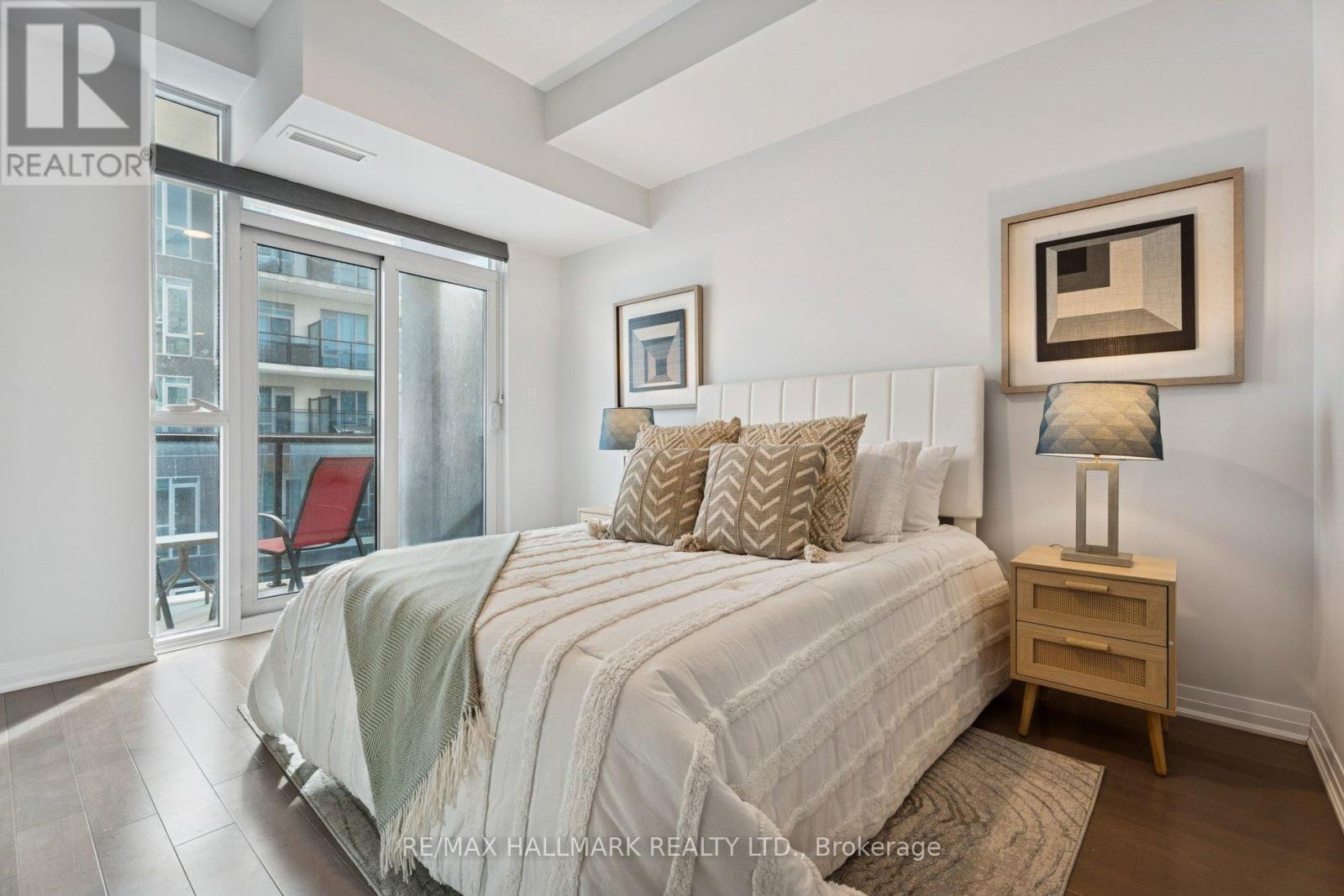 #409 10 CONCORD PLACE - 22