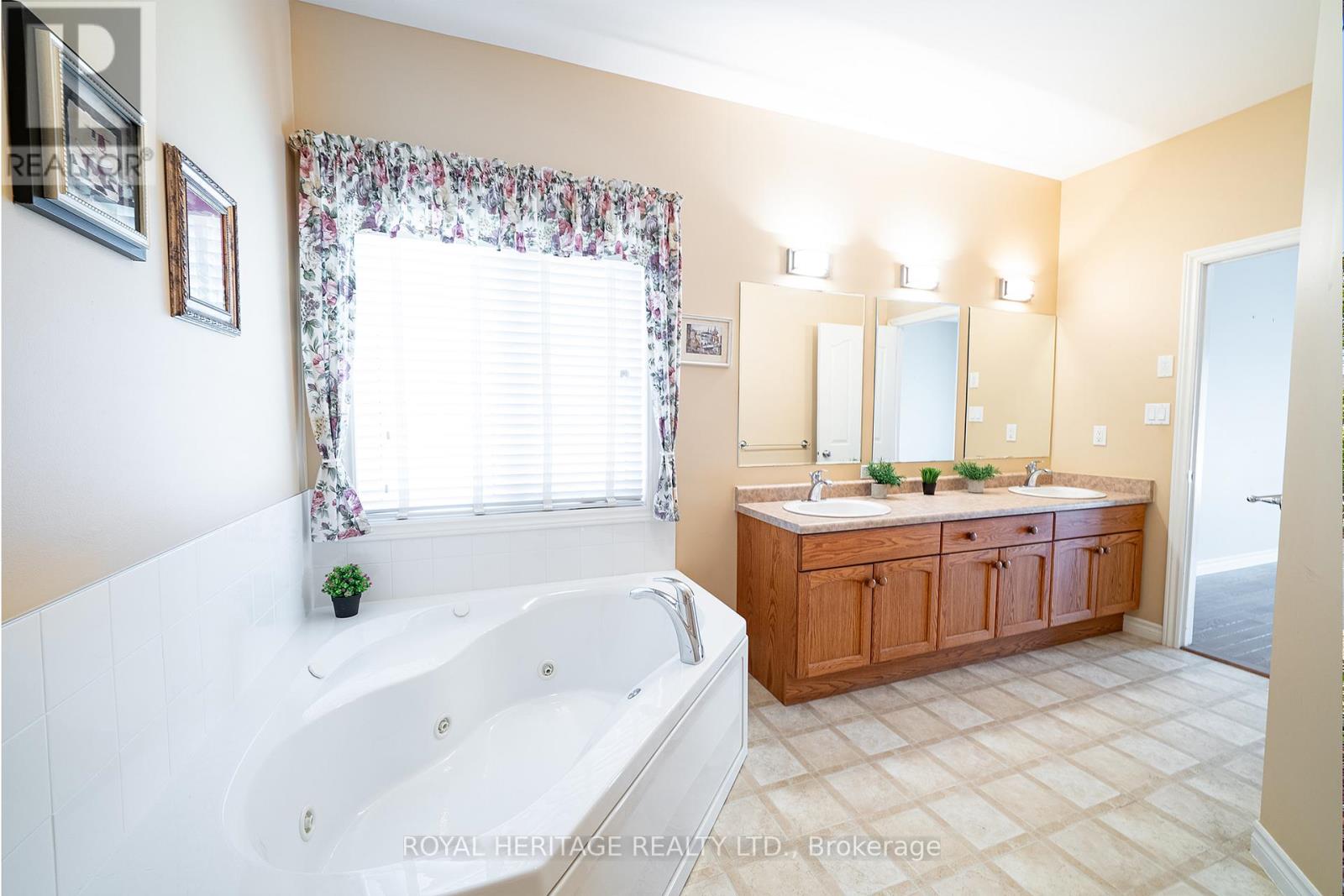 58 ELMDALE DRIVE - 19