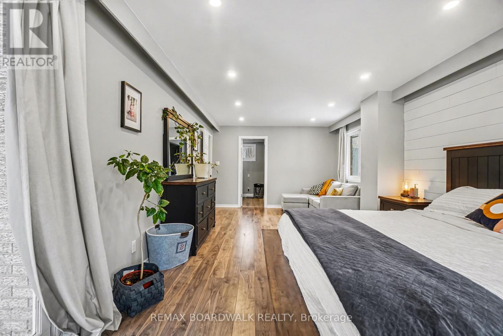 1500 DU GOLF ROAD - 17
