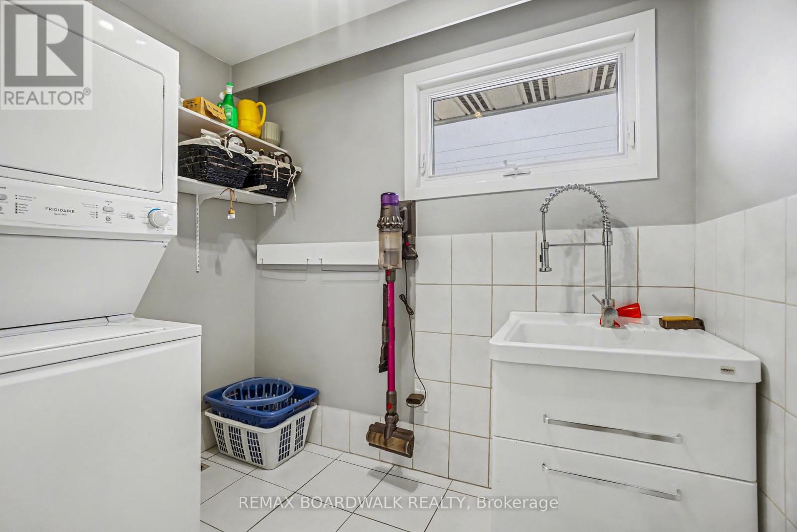 1500 DU GOLF ROAD - 23