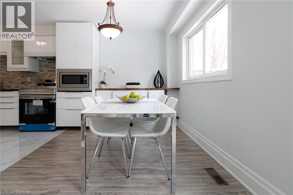 1532 LANCASTER Drive Unit# 41, Oakville, Ontario, L6H2Z3 — Photo 3