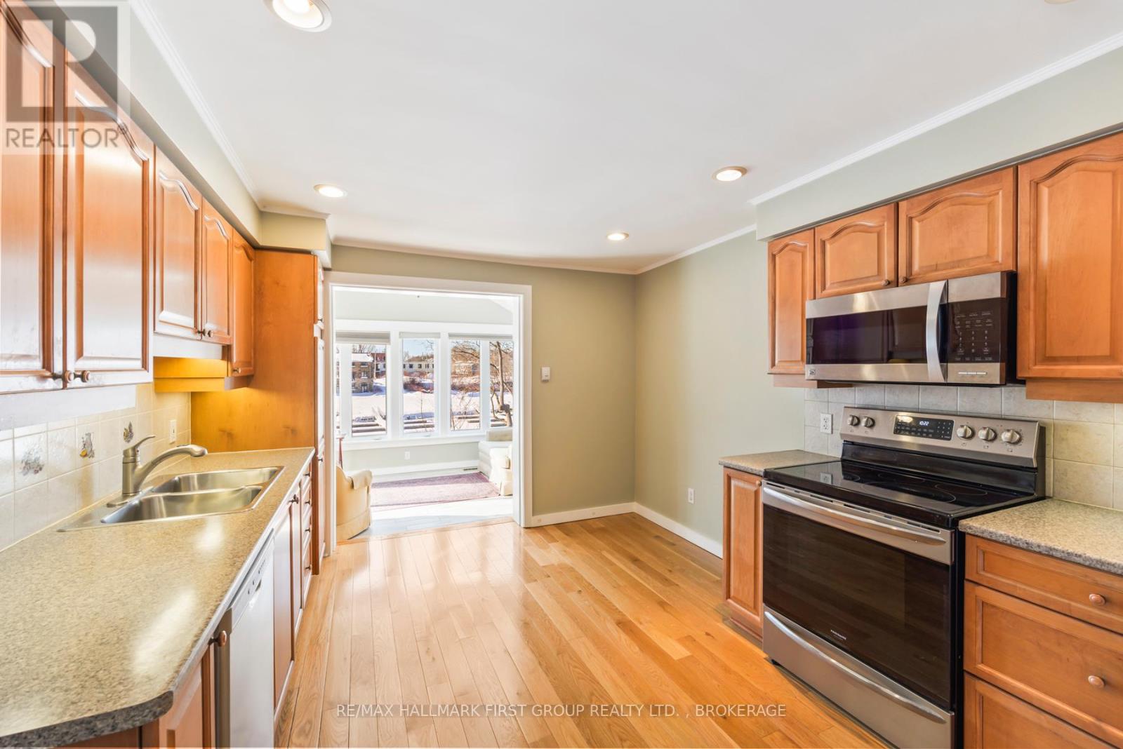 370 STONE STREET S - 13
