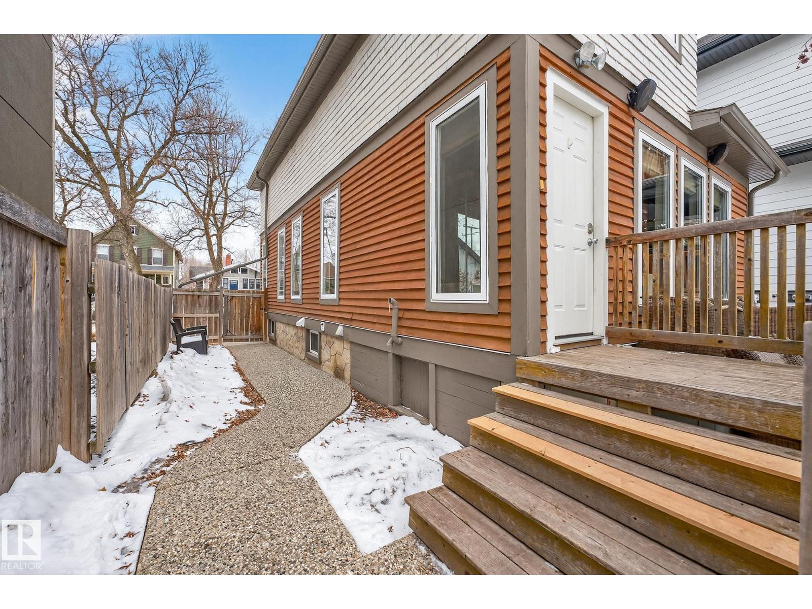 11343 67 ST NW, Edmonton