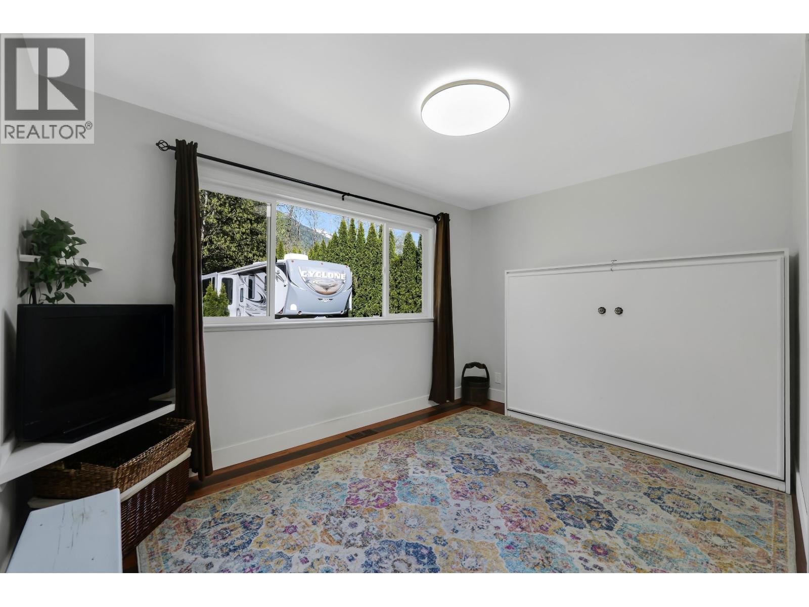 1110 LARAMEE ROAD, Squamish