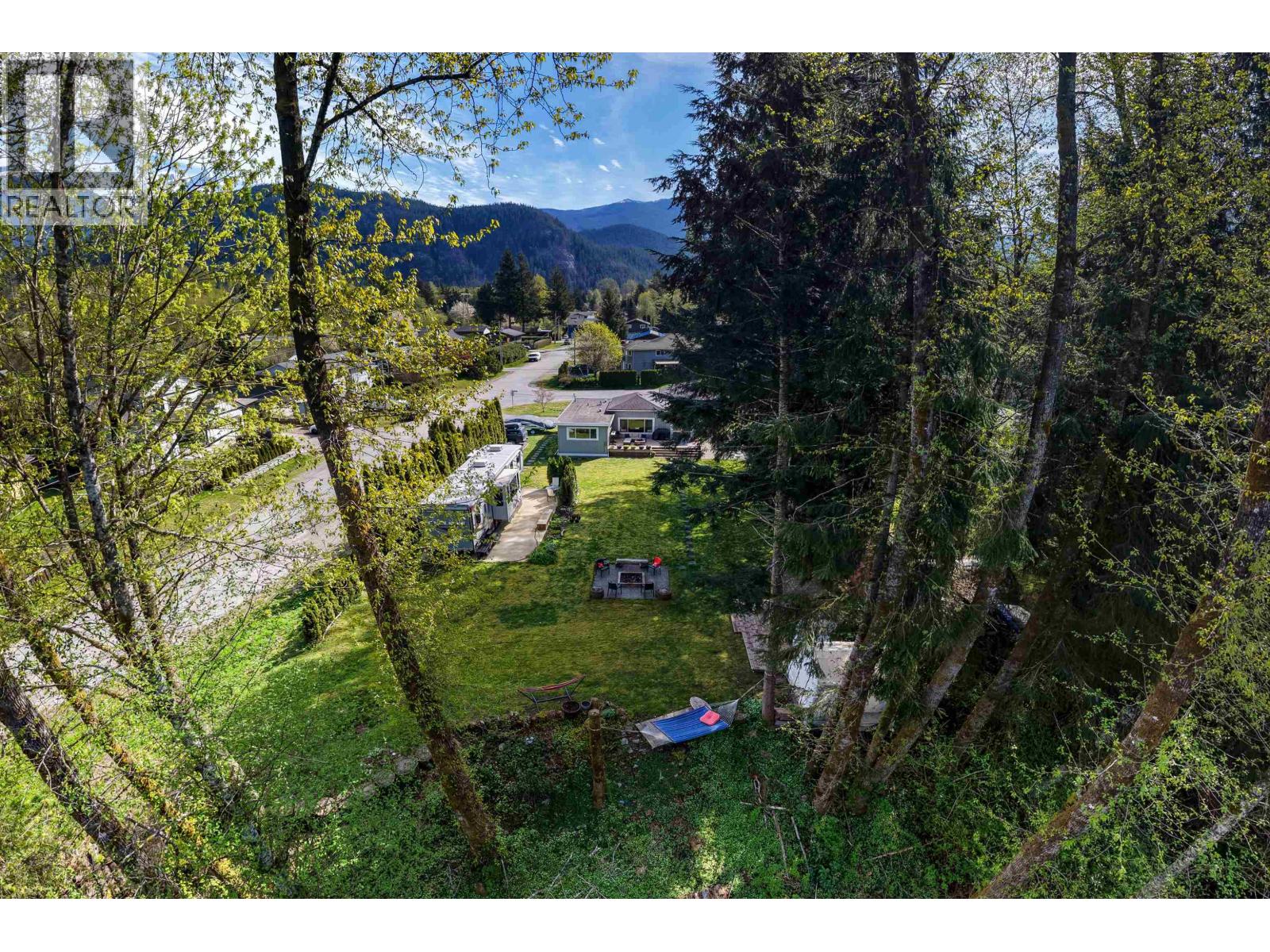 1110 LARAMEE ROAD, Squamish