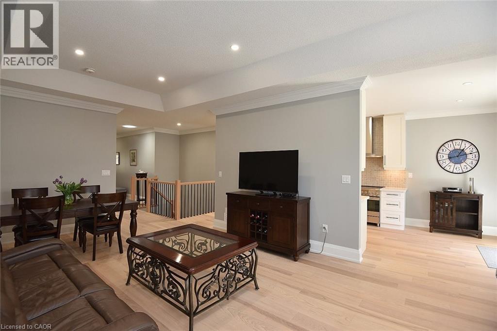 49 RIVEROAKS Drive, Mount Hope, Ontario, L0R1W0 — Photo 4