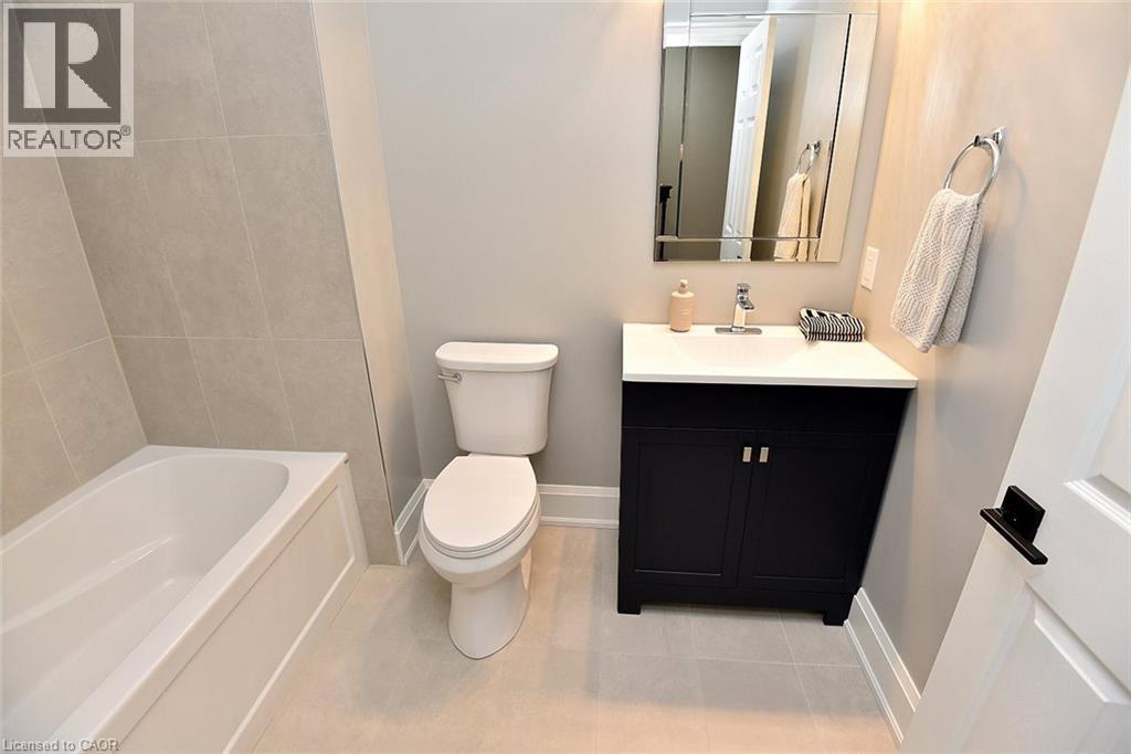 49 RIVEROAKS Drive, Mount Hope, Ontario, L0R1W0 — Photo 21