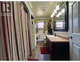 58 Forest Road thumbnail 22