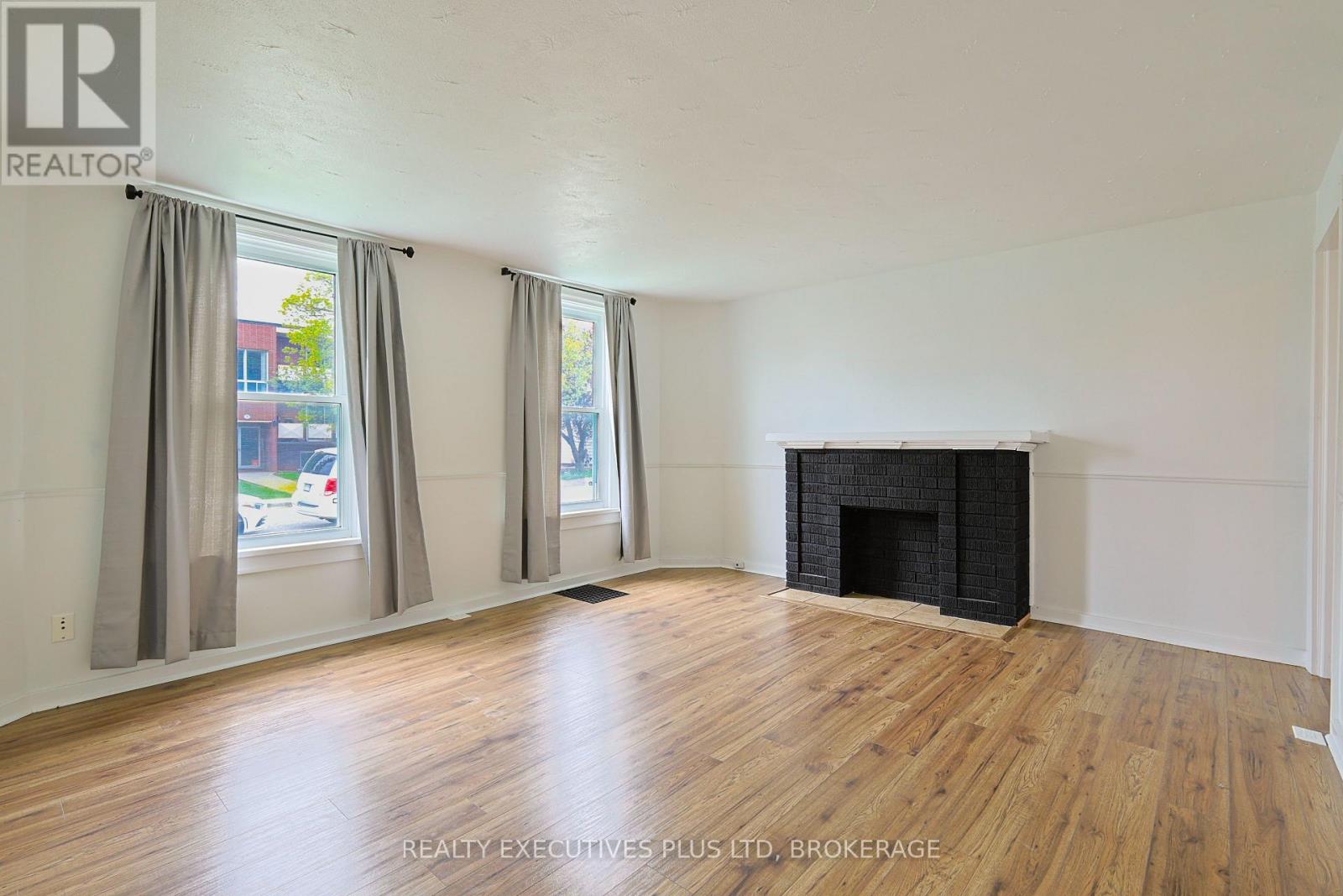 15 CHESTNUT STREET E - 10