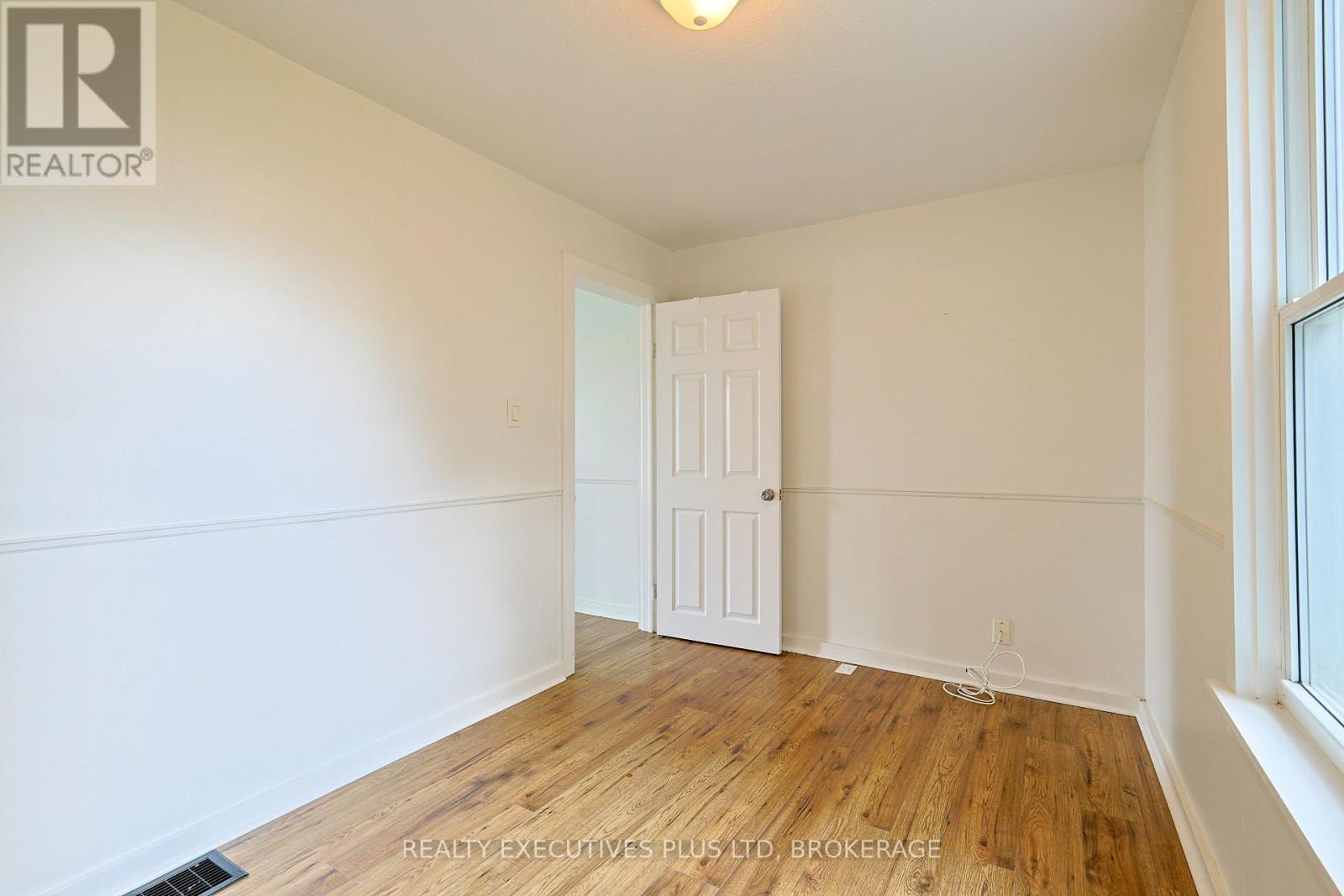 15 CHESTNUT STREET E - 13