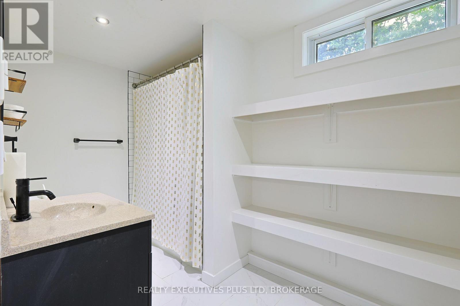 15 CHESTNUT STREET E - 15