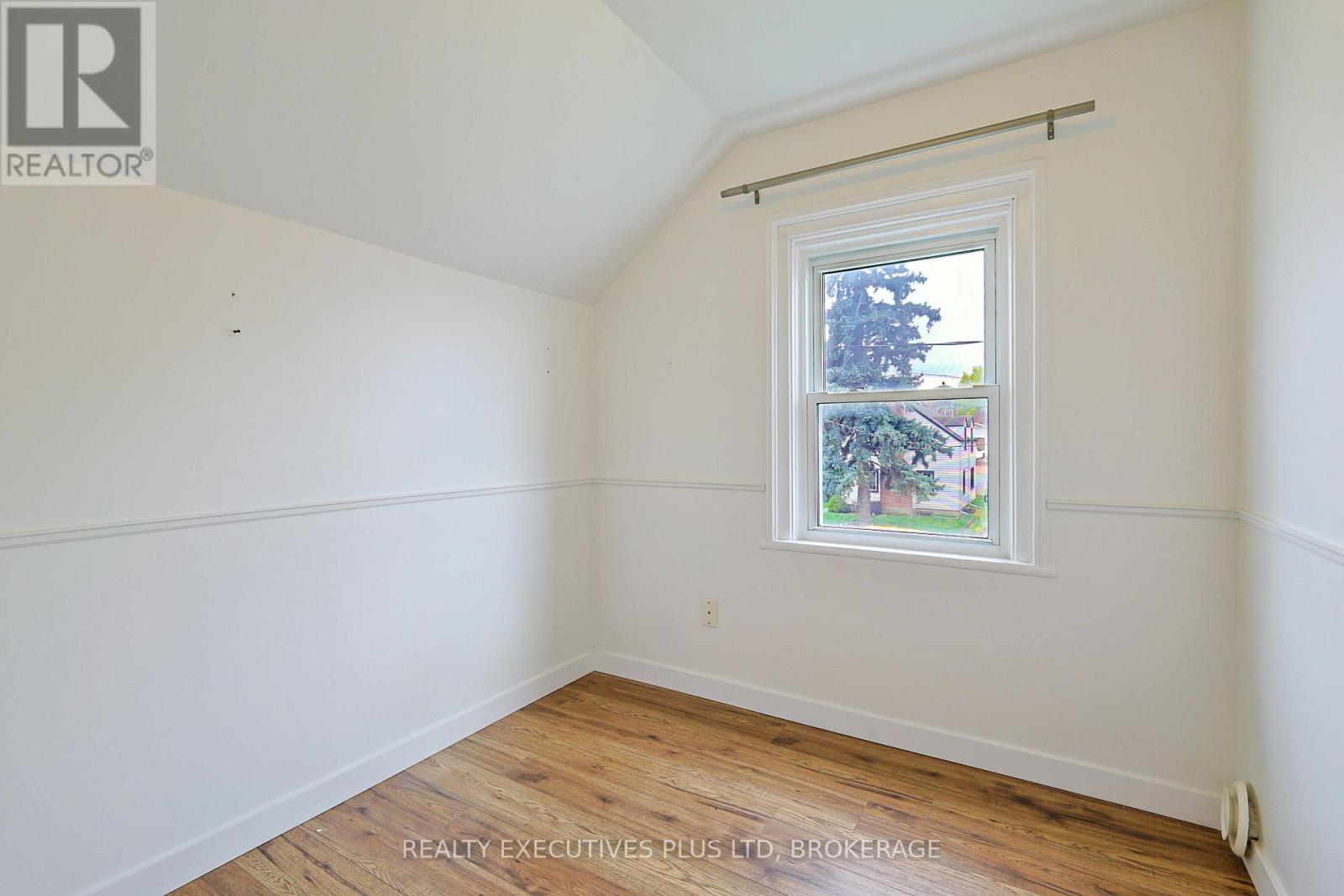 15 CHESTNUT STREET E - 17