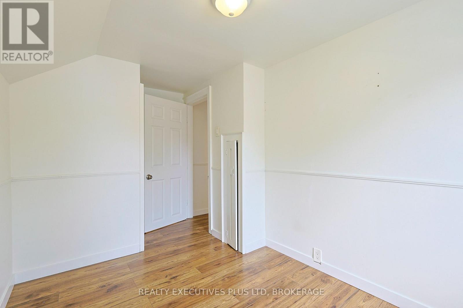 15 CHESTNUT STREET E - 22