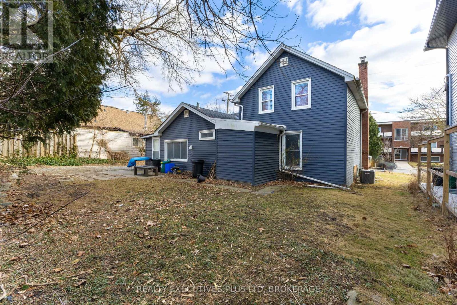15 CHESTNUT STREET E - 26