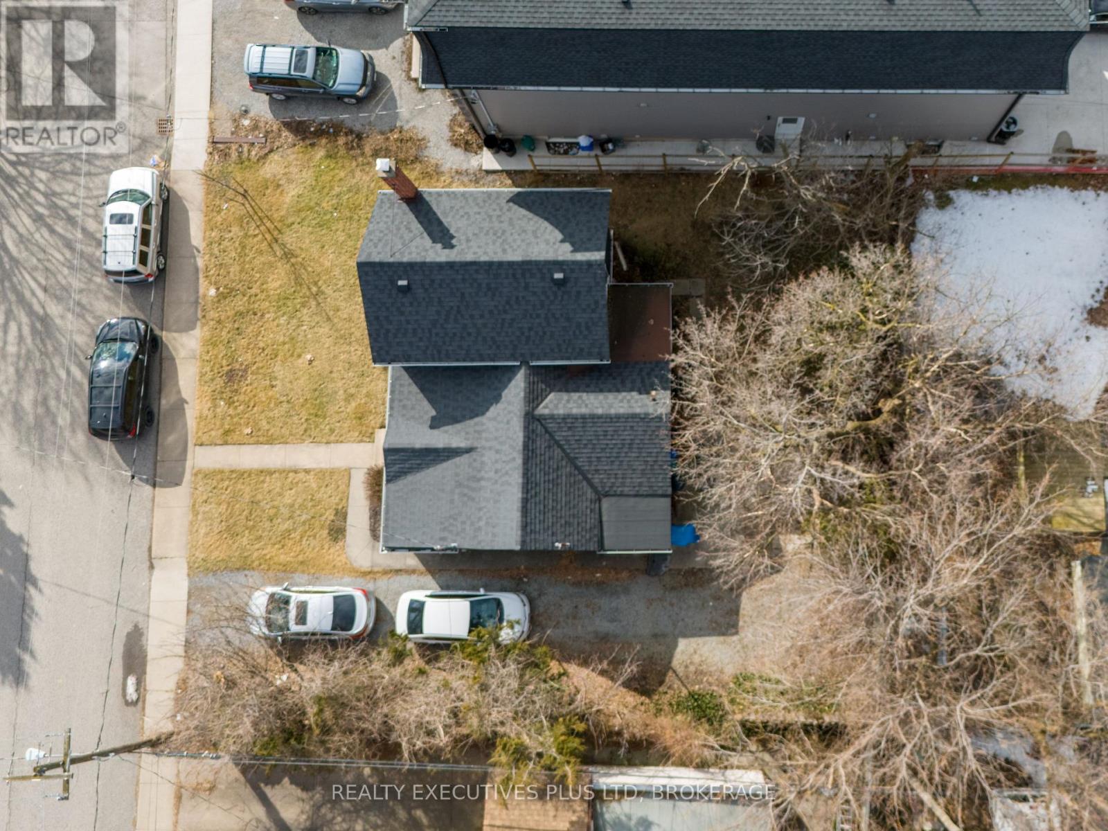 15 CHESTNUT STREET E - 28