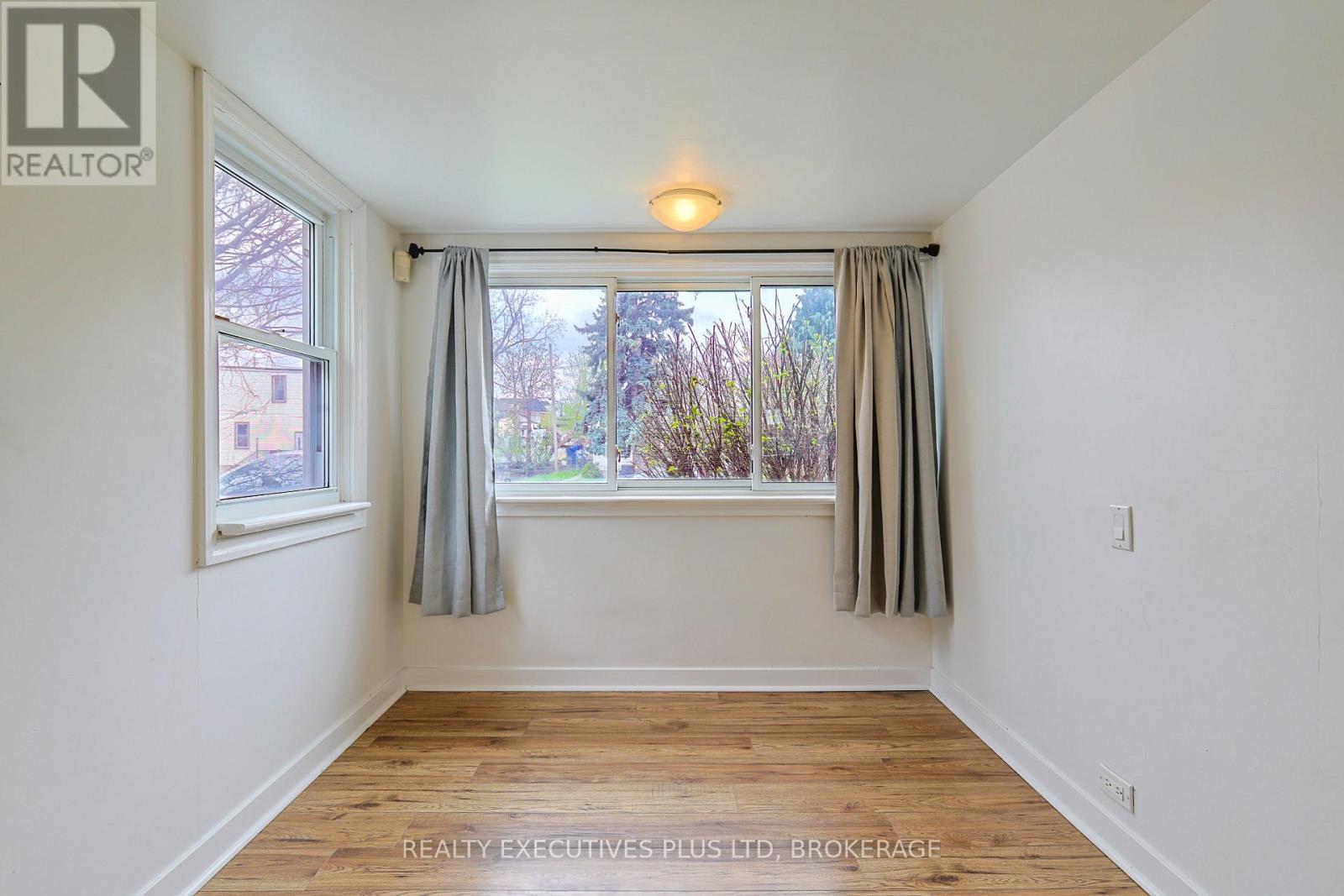 15 CHESTNUT STREET E - 4