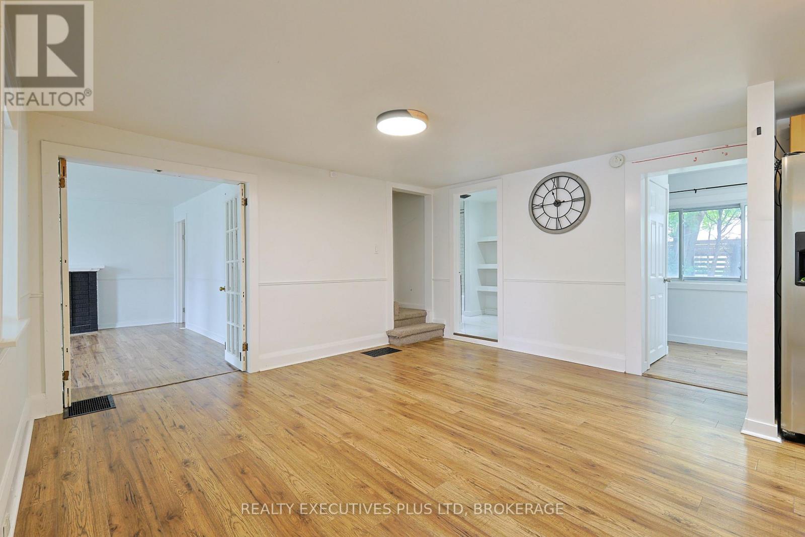 15 CHESTNUT STREET E - 5