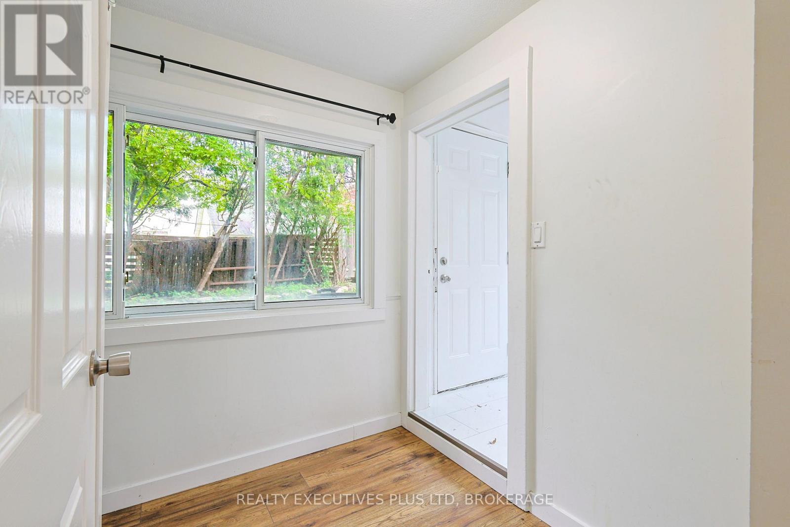 15 CHESTNUT STREET E - 8