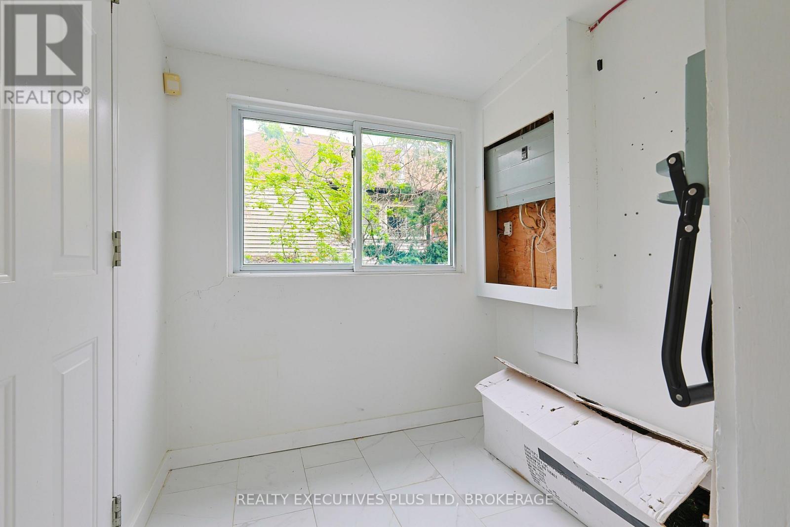 15 CHESTNUT STREET E - 9