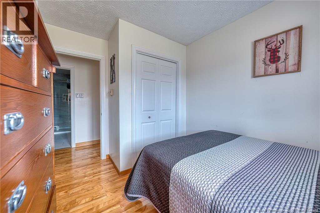 92 Hillcrest Drive - 35